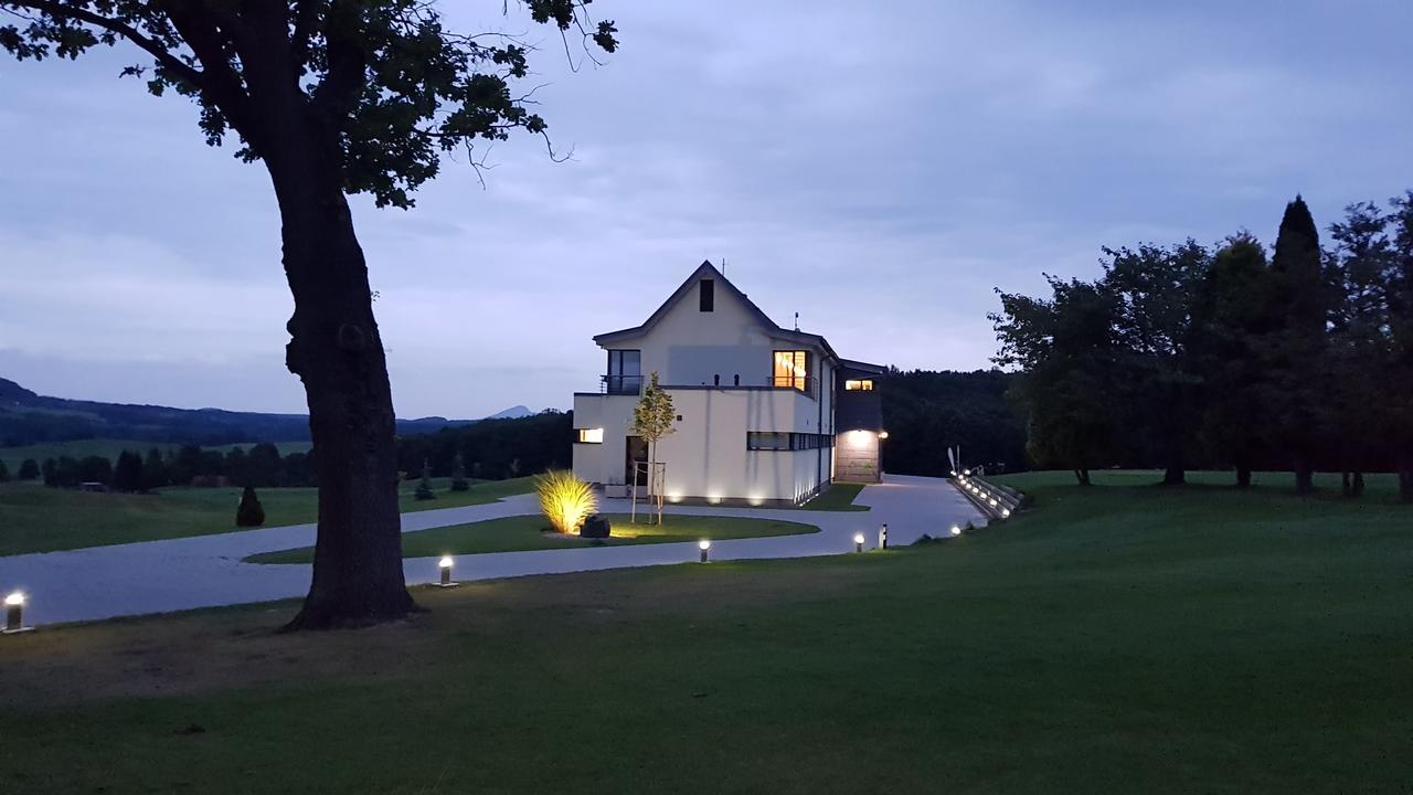 Golf Resort Ceska Lipa Novy Bor Ngoại thất bức ảnh